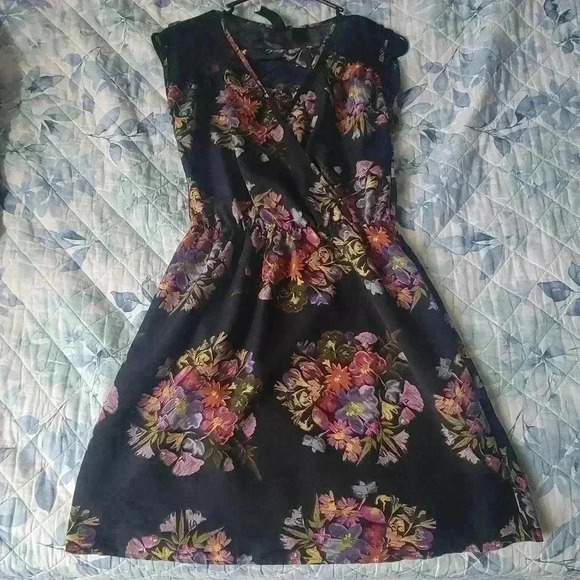 AGACI size small flowered black dress - Picture 1 of 3
